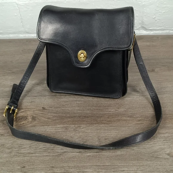 Coach Vintage City Bag #0393-325 - Picture 1 of 10
